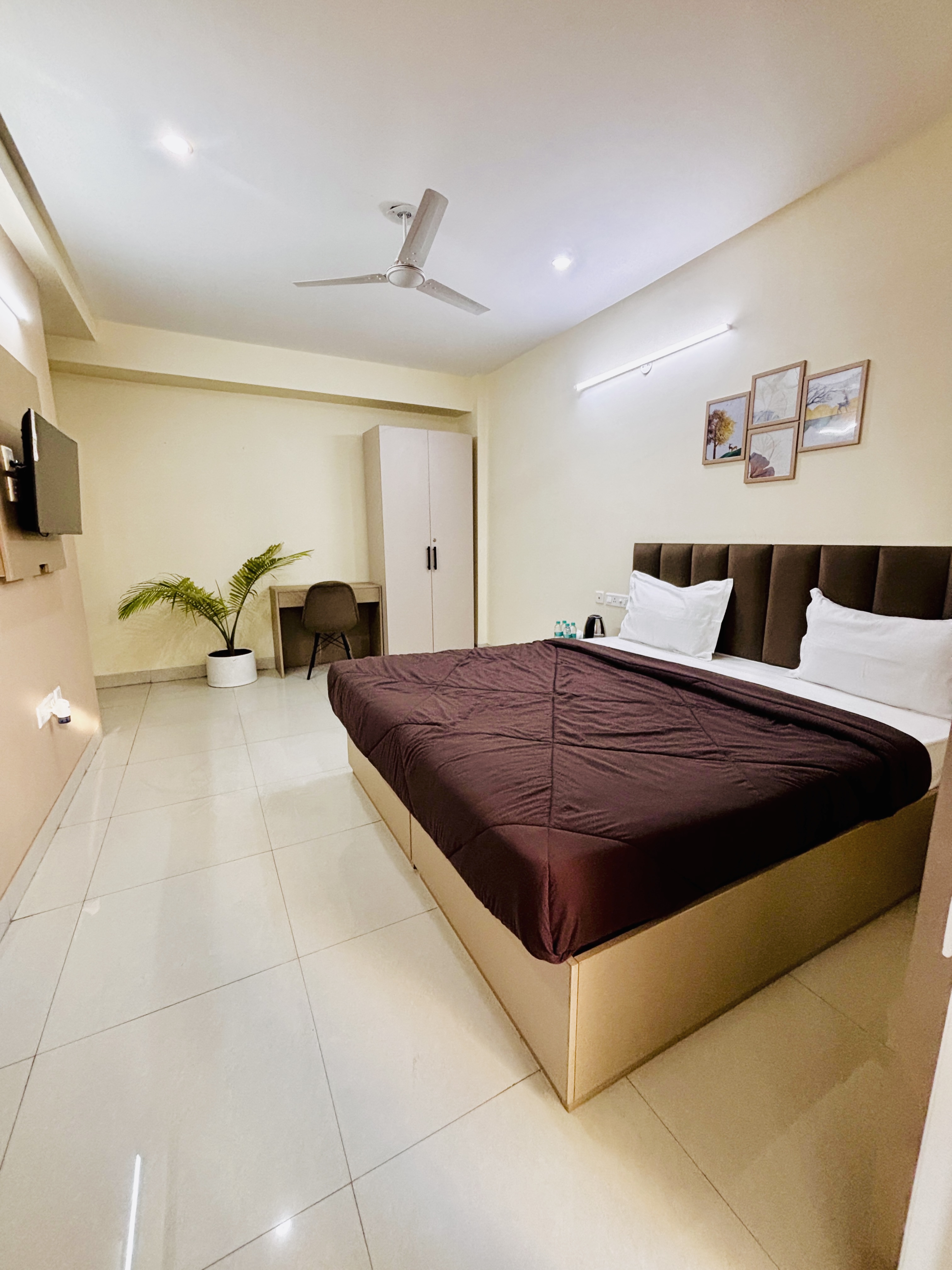 Private Room(With Balcony)